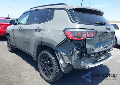 2019 Jeep Compass Upland Edition 4X4 из США, поврежденный, VIN 3C4NJDAB0KT760803